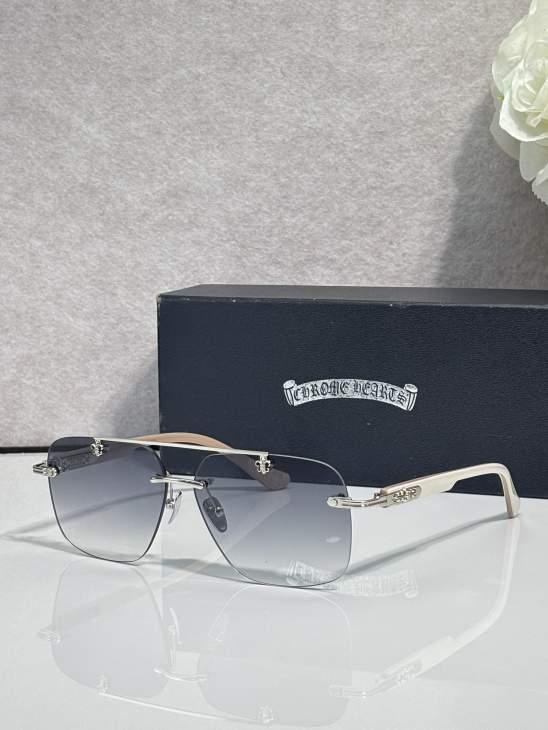 Picture of Chrome Hearts Sunglasses _SKUfw79760929fw